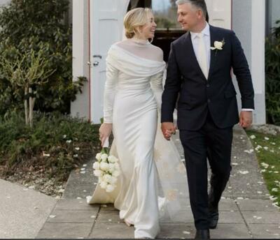 Simple Mermaid Satin Long Sleeve Beach Bohomia Wedding Dress Bridal Gown Wedding Gown