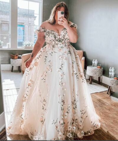 Plus Size Ball Gown Appliques Floral Wedding Dress Bridal Gowns Wedding Gown