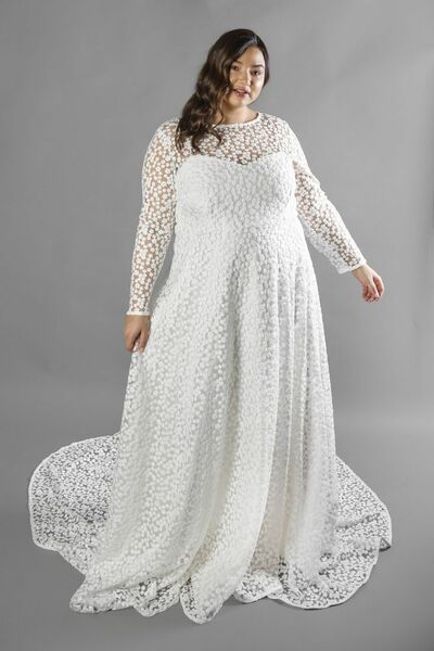 Plus Size A Line Lace Long Sleeve Wedding Dress Bridal Gowns Wedding Gown