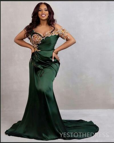 Green Evening Dresses Elegant Promdress Illusion Sheer Neck Beaded Rhinestones Decorated Prom Dresses for Special Occasions