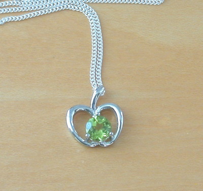 Sterling Silver Peridot Apple Pendant & Chain/Peridot Necklace/Peridot Jewellery/Peridot Jewelry/Gemstone Necklace/August Birthstone/UK