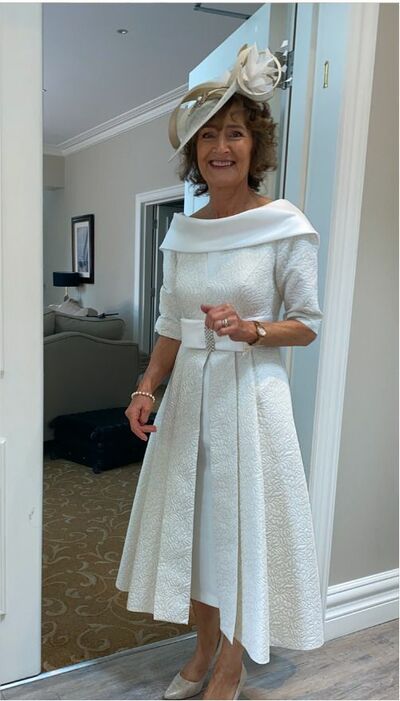 Elegant A Line Tea-length Off the Shoulder Lace Mother Of The Bride Dresses Formal Evening Dress