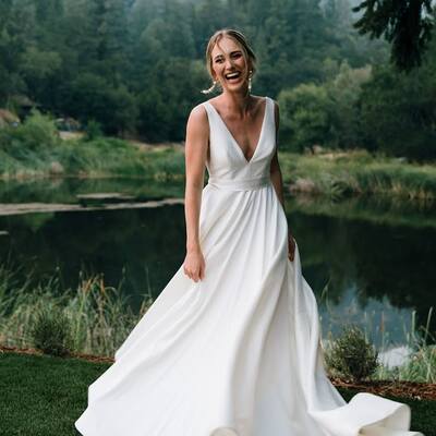 Simple v-neck satin wedding dress bridal gown - Thumbnail 4