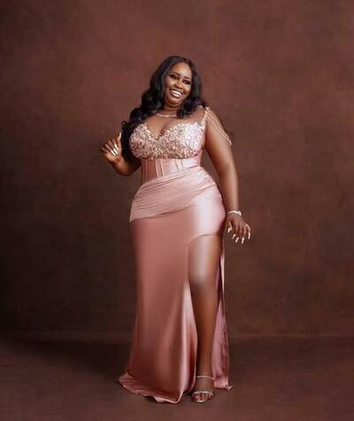 Plus Size Arabic Aso Ebi Beade Crystals Sexy Prom Dresses Sheer Neck Lace High Split Evening Formal party Second Reception Bridesmaid Gowns