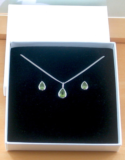 BOXED GIFT SET/Sterling Silver Peridot Teardrop Pendant & Chain/Peridot Necklace/Peridot Jewellery/Peridot Jewelry/Peridot Earrings/August