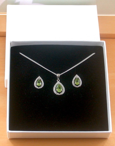 BOXED GIFT SET/Sterling Silver Peridot & Cz Pendant & Chain/Peridot Necklace/Peridot Jewellery/Peridot Jewelry/Peridot Earrings/August
