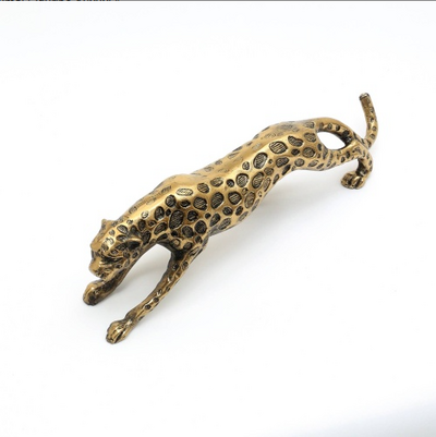 Golden Jaguar Sculpture ā Elegant Electroplated Animal Figurine | Decorative Accent for Shelves, Tables & Mantels