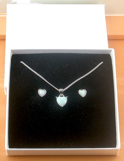 BOXED GIFT SET/Sterling Silver Opal Heart Pendant & Chain/Opal Necklace/Opal Heart Necklace/Opal Jewellery/Opal Pendant/Opal Earrings/UK