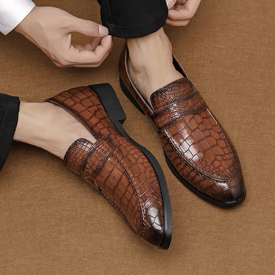 Hairstylist's crocodile pattern slip-on shoes 2 colors - Thumbnail 1
