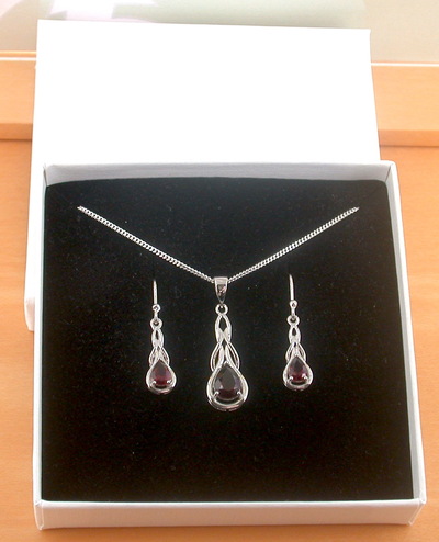 BOXED GIFT SET/Garnet Pendant & 18" Silver Chain/Garnet Necklace/Red Garnet Jewellery/Garnet Jewelry/Garnet Jewelery/Garnet Earrings/UK