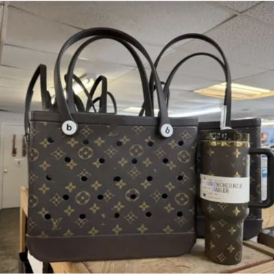 Large waterproof jelly tote bogg bag for women & kids, no pop-in charms included - Thumbnail 1