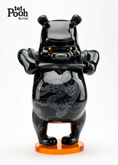 ArTToy by Jee Saya & Hundred Demons "Tatpooh BLK Gallery (41 cm/16 in)"