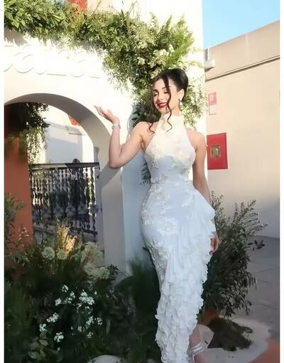 Halter Neck Mermaid Prom Dresses 2025 Sleeveless Embroidery Appliques Evening Dresses Elegant Customized Party Dresses