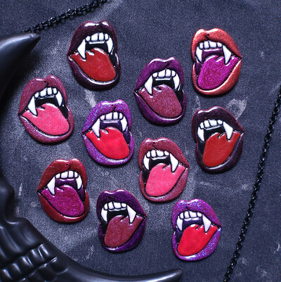 A VAMPIRES KISS EARRINGS (collection)