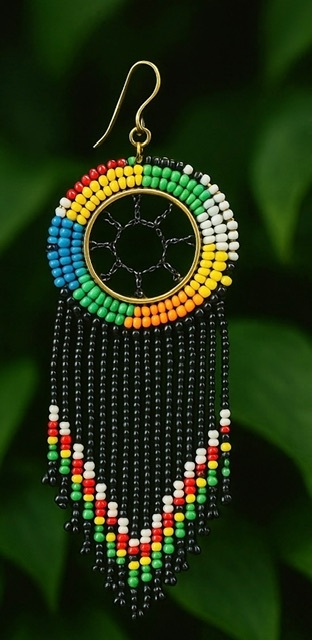 Sunburst Harmony Beaded Earrings (black)
