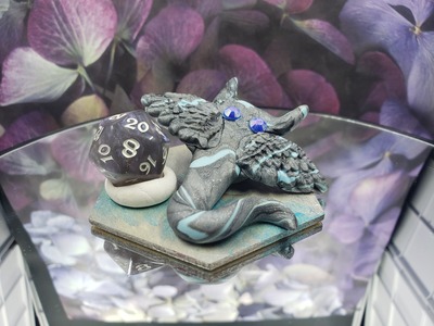 Shimmery Blue-Grey Skymanta Dice Guardian