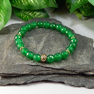 Emerald Green Faceted Agate Stretch Bracelet with Celtic Focal – Protection, Balance & Timeless Charm