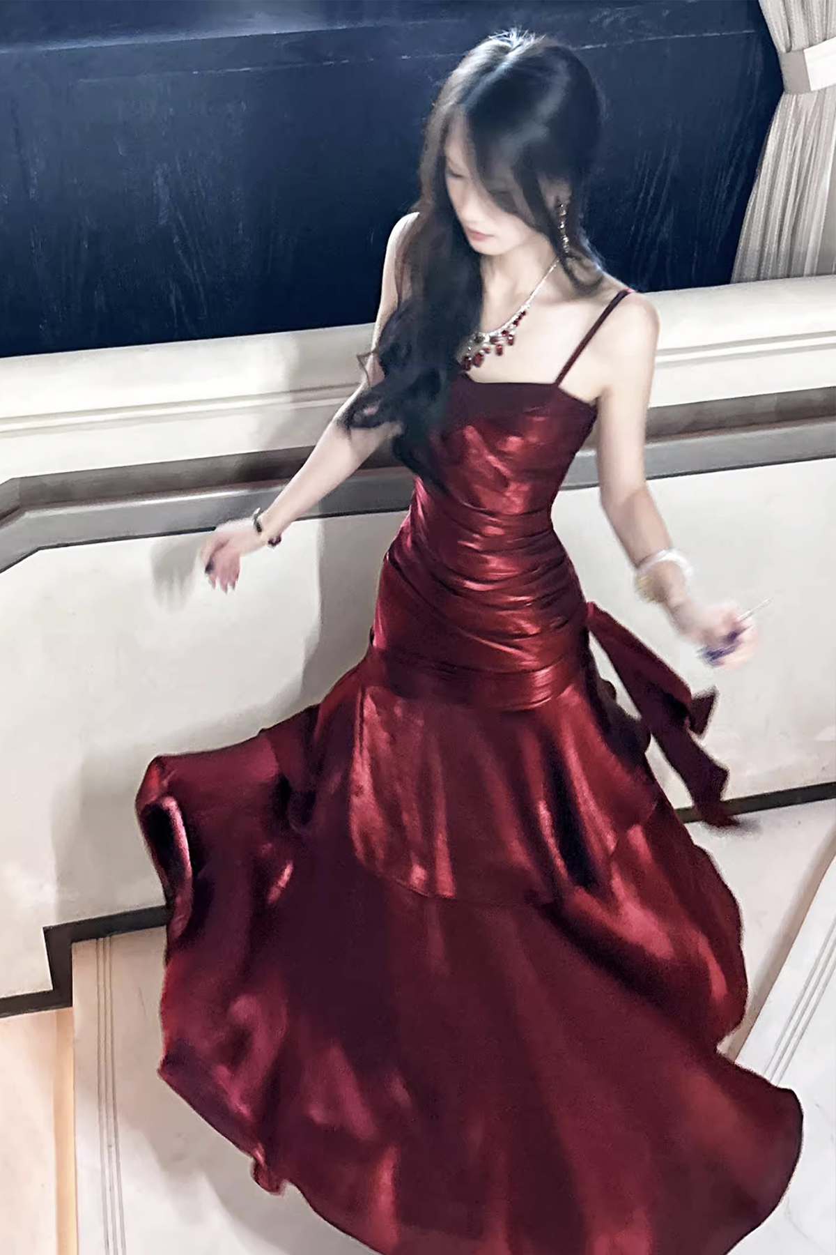 Luxury Burgundy Satin Mermaid Evening Gown - Spaghetti Strap Ruched Formal Prom Dress