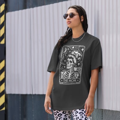 The Mom Funny Skull Tarot Card Oversized faded t-shirt