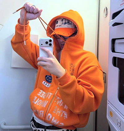 "I WANT TO SEE THE WHOLE WORLD" ZIP UP HOODIE