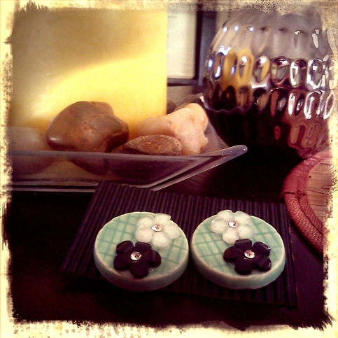 Minted flower earrings