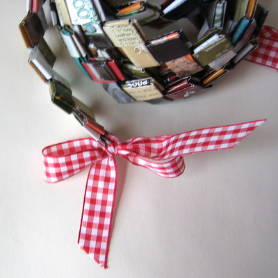 Garland - 6ft - Eco With Red And White Ribbon Ends