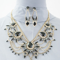 Statement Red Carpet Rhinestone Necklace - Thumbnail 2