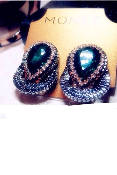 Emerald ultralarge studs