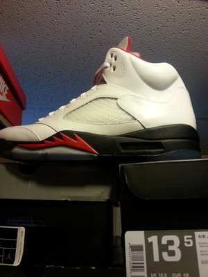 Jordan retro 5 fire reds black mid soles