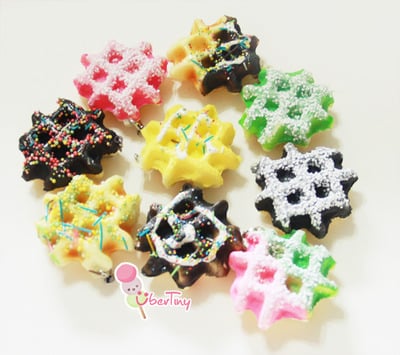 Squishy Waffle with drizzle and toppings