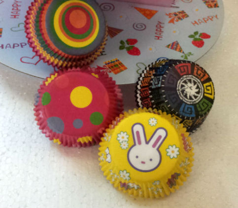 PARTY TIME ASSORTED DESIGN Paper Cupcake Baking Cup Liners 100 Count SET