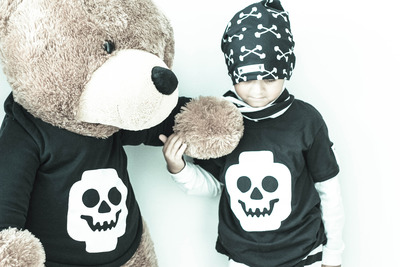 Limited Edition Skeleton Minifigure Head T-shirt Halloween New Lego