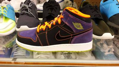 Big kids jordan retro halloween gs glow in dark