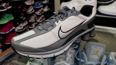 Mens nike shox turbo wht grey blk
