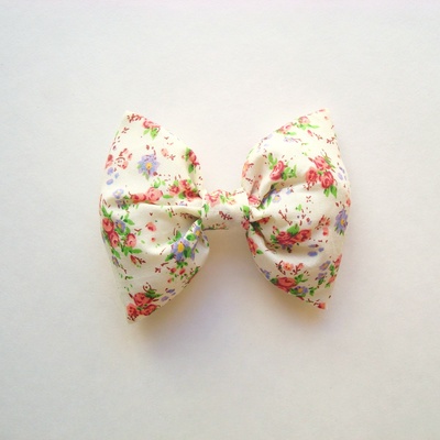 Floral Cream bow ♥