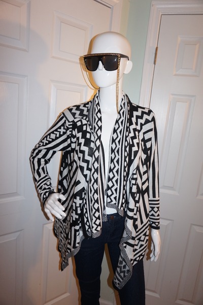 Vintage demanding black/white design throw jacket size m-l