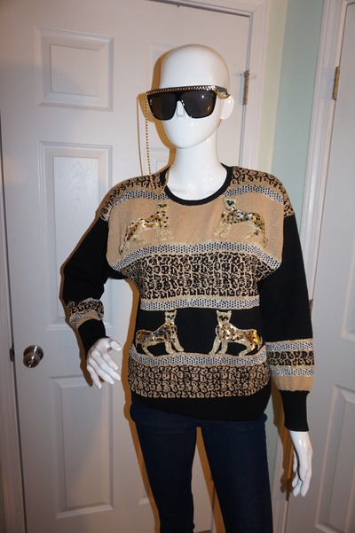 Vintage antionelle prev black/gold sweater size m-l