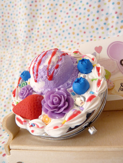 Ice cream whipped mirror