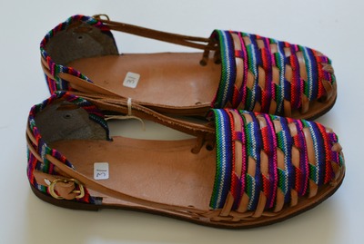 Size 31 US 13 Kids' Caites