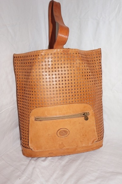 Vintage christian tan leather purse (made in italy)