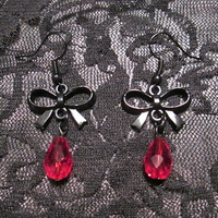 “Bite Me” Vampire Necklace and Earrings Set - Thumbnail 1