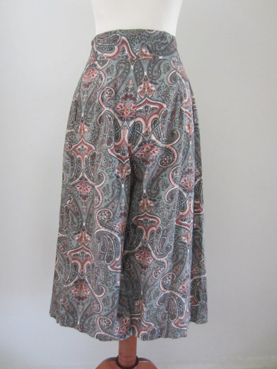 Size 6 Vintage High Waist Gauchos