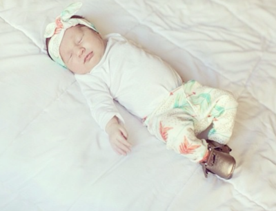 Coral and Minty Gold Arrow Leggings