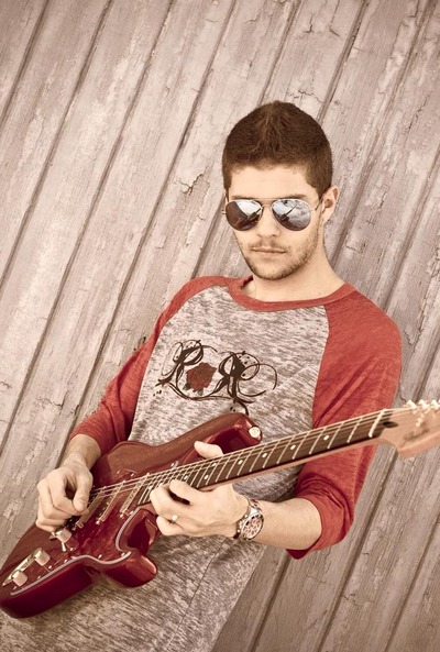 Red ribbon rose raglan shirt