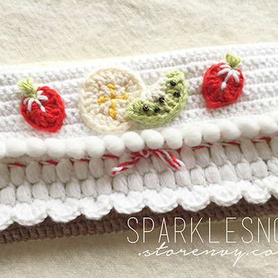 Fruit cake tissue holder - Thumbnail 2