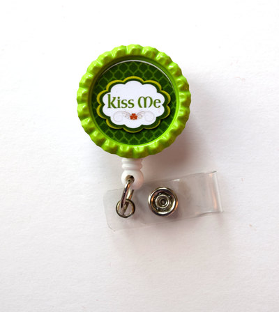 Kiss me ii - cute badge holder - nurses badge holder - st patty's day badge - nursing badge holder - teacher badge reel - rn badge reel
