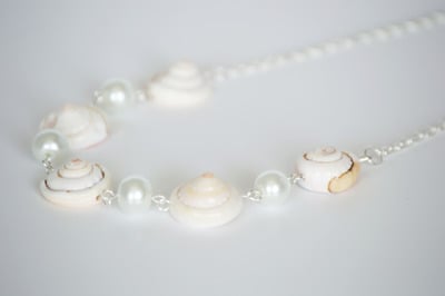 Shell and Glass Pearl Necklace