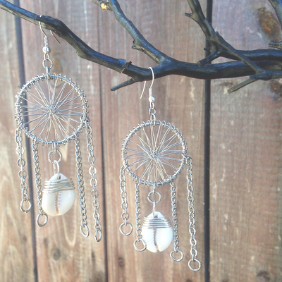 Dream catcher earrings - silver + cowrie shell - Thumbnail 3
