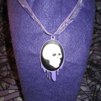 Lilac Dripping Black and White Skull Cameo Necklace - Thumbnail 2