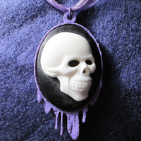 Lilac Dripping Black and White Skull Cameo Necklace - Thumbnail 3